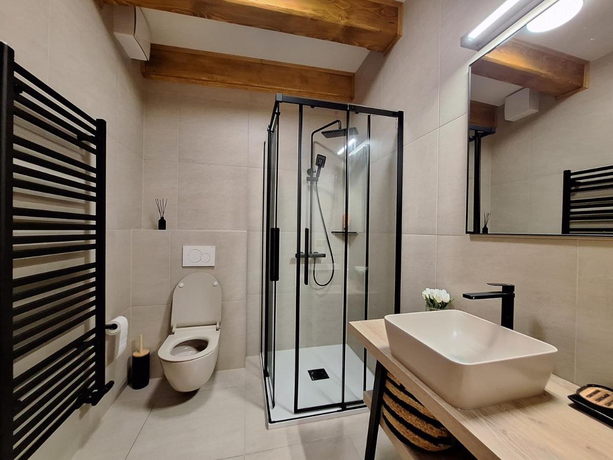 Apartman Jezerne Velke Karlovice Ngoại thất bức ảnh