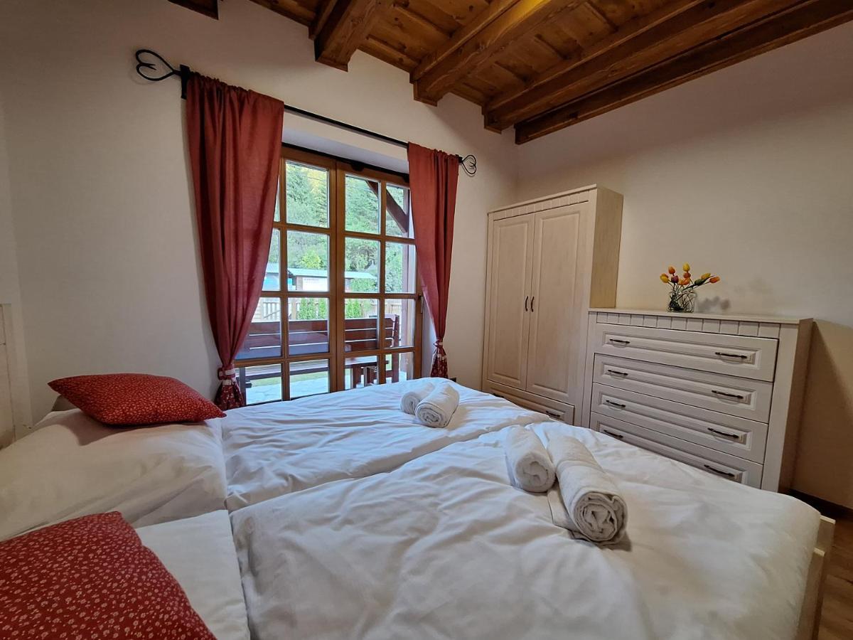 Apartman Jezerne Velke Karlovice Ngoại thất bức ảnh