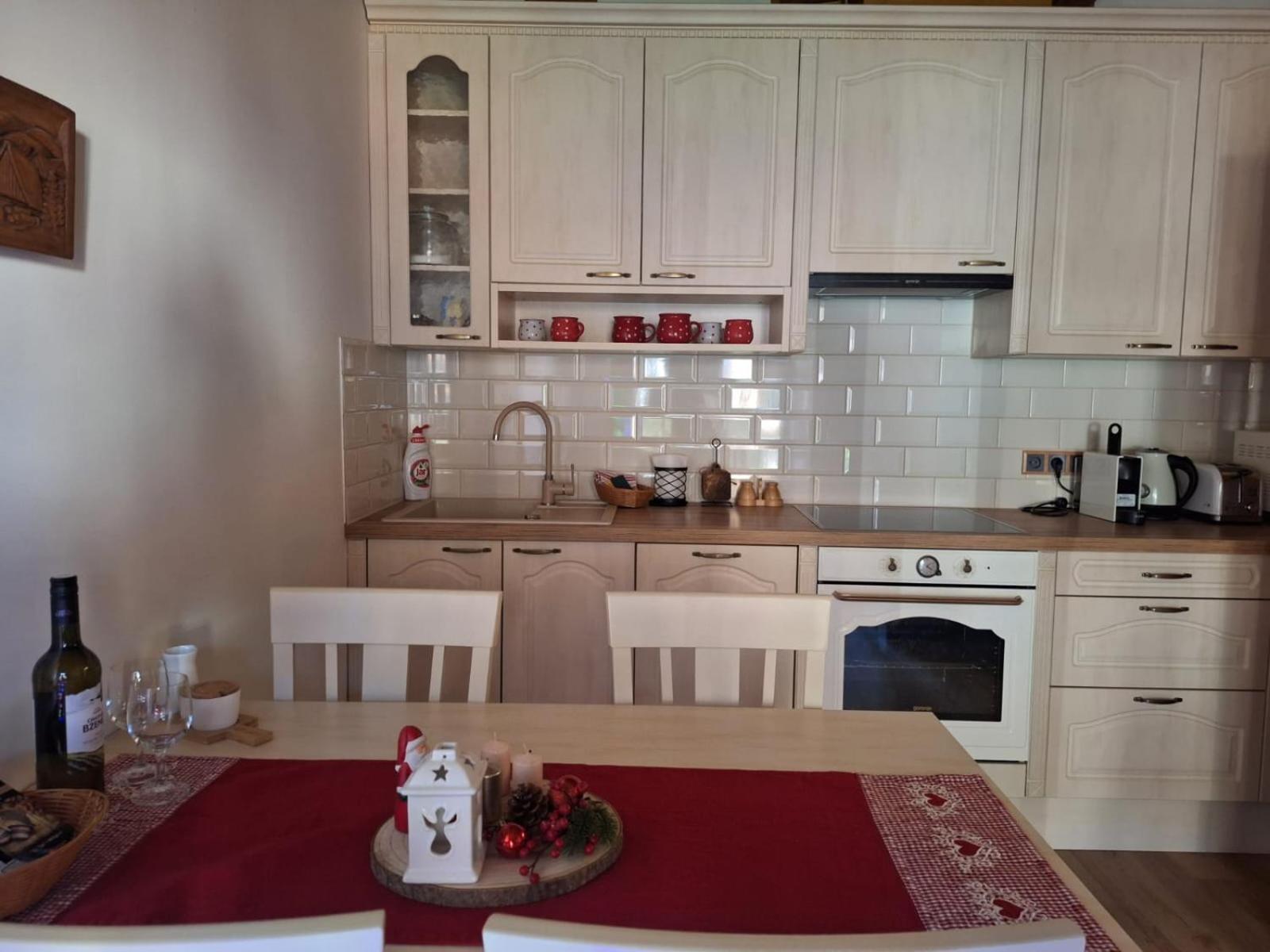 Apartman Jezerne Velke Karlovice Ngoại thất bức ảnh